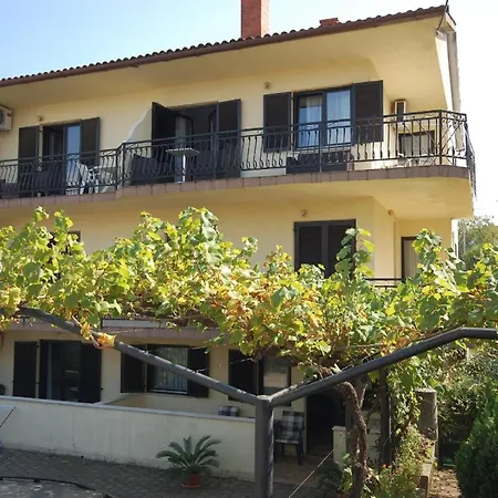 Ferienwohnung Fuer 5 Personen Ca 65 Qm In Milcetici, Kvarner Bucht Krk *